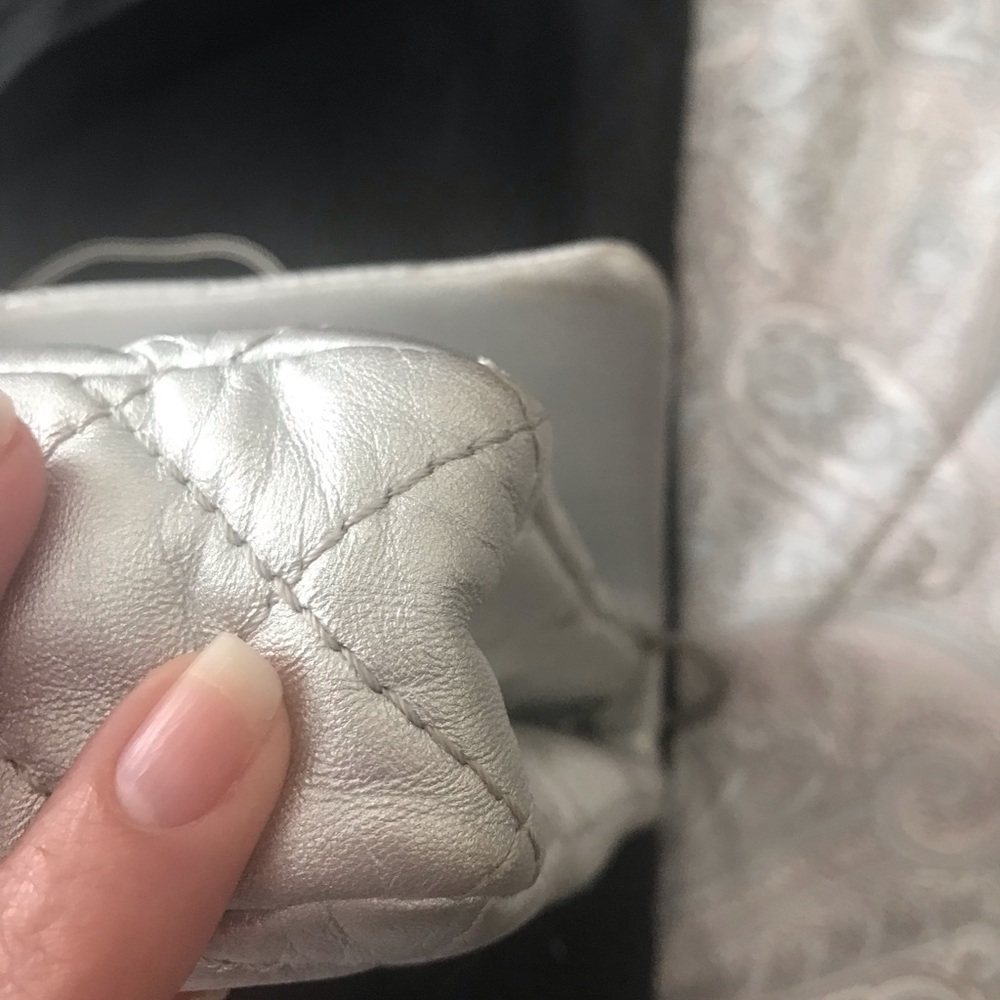 Beautiful jumbo silver Chanel 🥰 - Picture 4 of 13